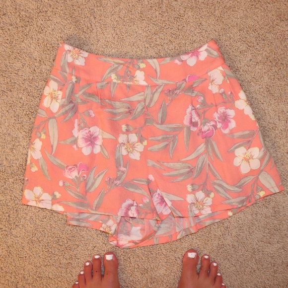 american eagle peach shorts